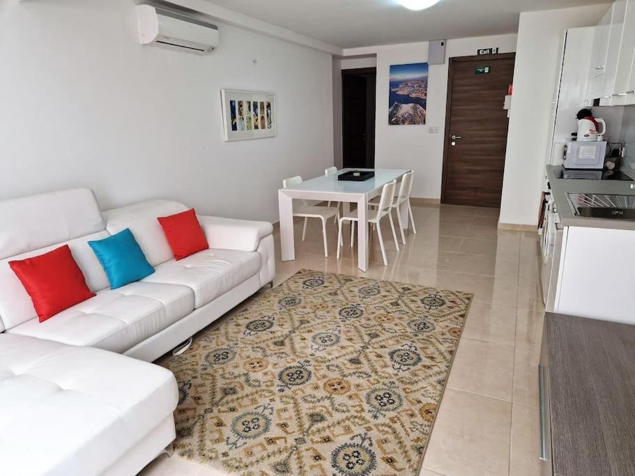 The Caves Cosy Apartment 1 San Ġiljan Exterior foto