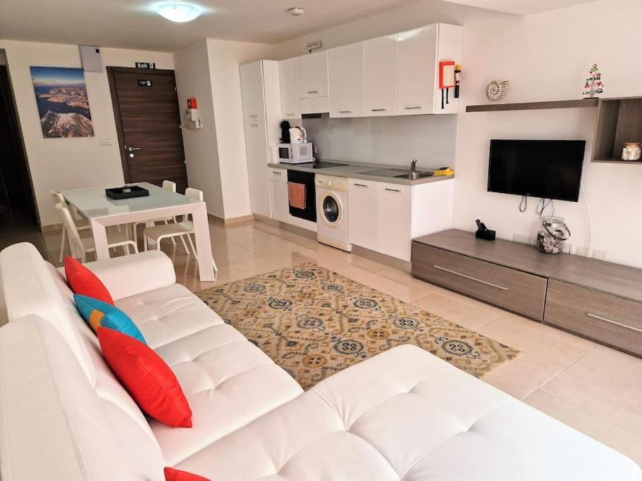 The Caves Cosy Apartment 1 San Ġiljan Exterior foto